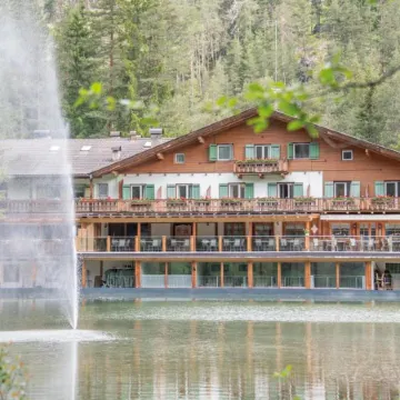 Hotel Lago Della Creta