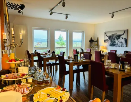 Hotel Rappenhof Отели в г. Вольфхаген