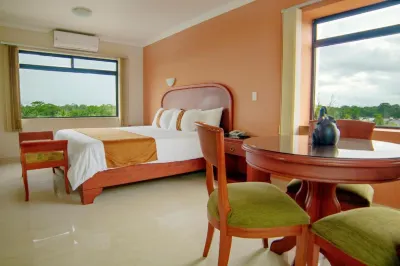 Gran Hotel de Lago - El Coca Hotels in 