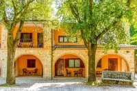 HOTIDAY Room Collection - Massa Alta Hotel a Massa Marittima