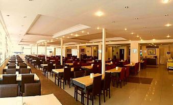 Club Bayar Beach Hotel