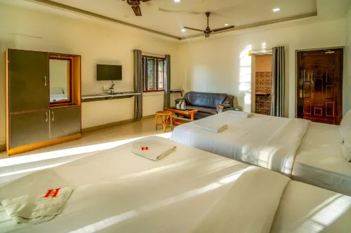 Hare Rama Hare Krishna - Eesha Hotel