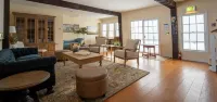 Cooper Hill Inn