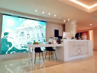 La Dolce Vita Hotel