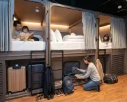 Straits Heritage Hostel - Hostels