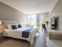 Hotel bh Bicentenario Отели рядом с достопримечательностью «Музей колониального искусства в Боготе»