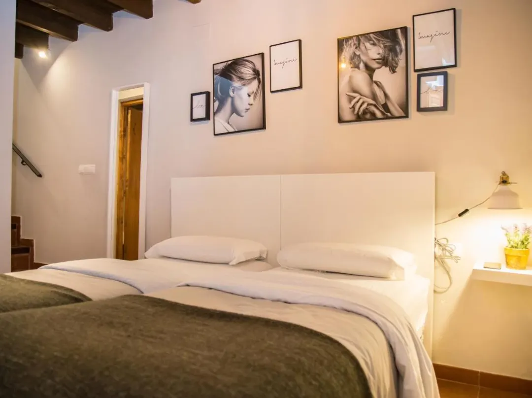 Apartamentos Nahira Suites 3000 - 그라나다