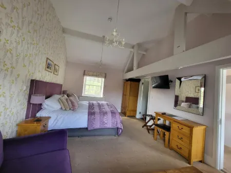 The Manifold Inn Hotel