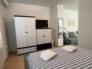 Retro Apartments