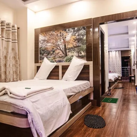 Hotel Aarohi