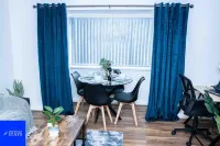Walsall 3-Beds Sleeps 8 Groups & Contractors