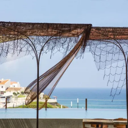 Noah Surf House Portugal
