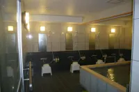 Hotel Alpha-One Niihama فنادق في نيهاما