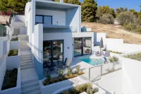 White Cliff Luxury Suites - Pools