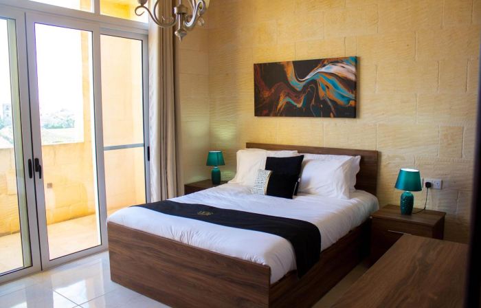 Kenn - 4 bedrooms (sleeps 8+2 kids) Gharb village