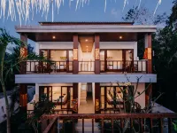 28 Degrees Lembongan Hotels near Devil's Tear