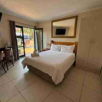 8 Ibis Lane Guest House Rooms