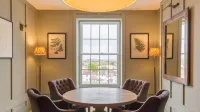 Number 38 Clifton Hotel a Abbots Leigh