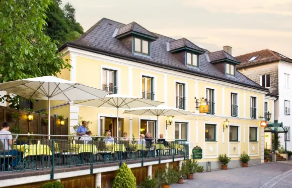 蘭德蓋斯特豪弗茲爾斯恩維恩日酒店