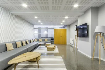 Residencia Universitaria Resa Campus del Mar 바르셀로네타 해변 주변 호텔