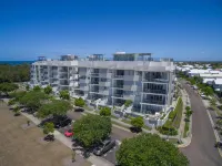 White Shells Luxury Apartments Marcoola Hotels near Sunshine Coast Airport