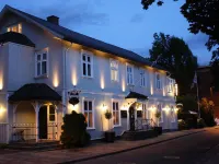 Reenskaug Hotel フロンのホテル