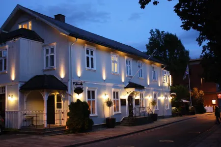 Reenskaug Hotel Отели в г. Svelvik