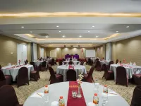 Royal Regantris Cendana Hotels near Tunjungan Mall