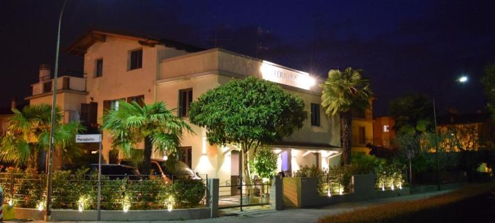 International Rooms & Apartments Hotels in Sirmione