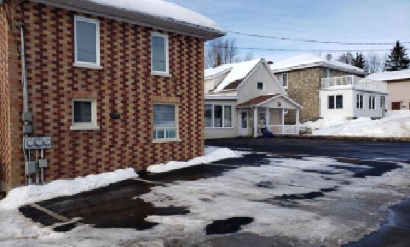 Downtown Apartment Next to Highway Netflix+Wifi - Housity