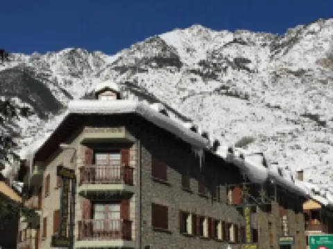 Hotel Aragüells Hotéis em Benasque