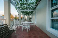 Clos Malverne Wine Estate