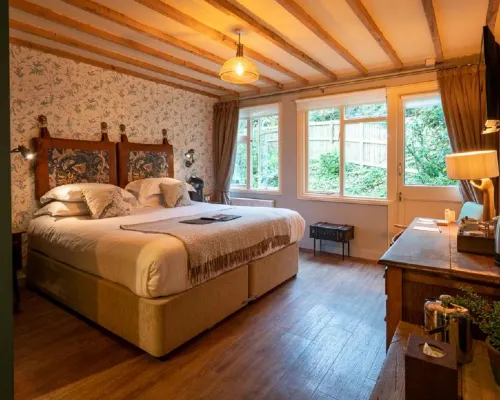 Castle Inn Hotels in Wareham