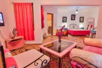 Riad Al Khansaa - ที่มีที่จอดรถ