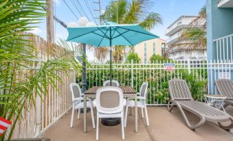 Coastal Palms Inn and Suites
