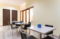 TwoSpaces Living at Toedjoeh Enam Homestay Syariah
