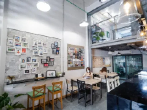 Hybrit hostel&cafe