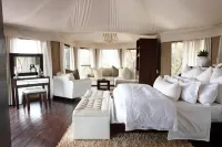 Thanda Safari Hotels near Kuleni Game Park