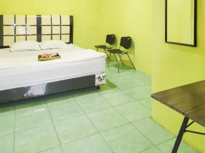 RedDoorz Near Pelabuhan Ajibata Parapat Các khách sạn ở Parapat