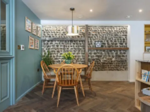 Shirehall Apartments Hotels in Holt