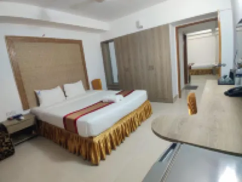 Cox West Inn