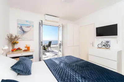 Apartments and Room Lora Hotels in Komolac