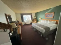 Fossil Creek Hotel and Suites فنادق في رسل