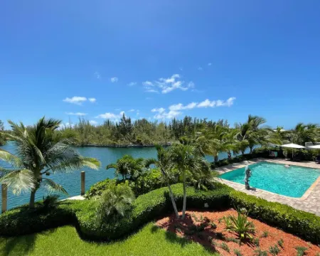 Dolphin Cove Hotels in Freeport