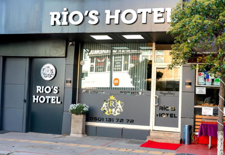 3. Rio's Ho..