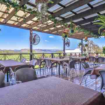 Villa Paradiso Dining/Meeting Rooms