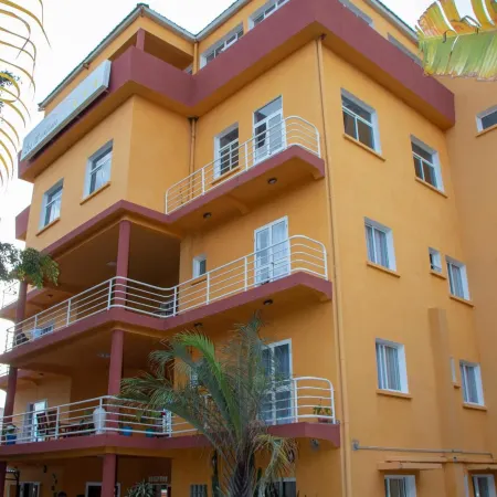 Hôtel Les 12 Collines, Près Ivato Aéroport