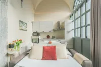Romantic Escape City Centre - Jacuzzi Parking - مطابخ