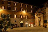 The Bank Hotel - Etruria Collection