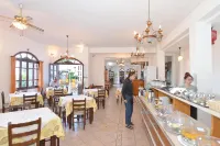 Ikaros Star Hotel - Desayuno